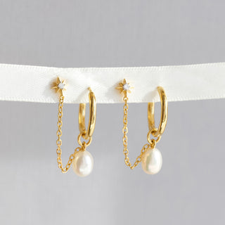 Pearl and chain double hoop earrings in gold