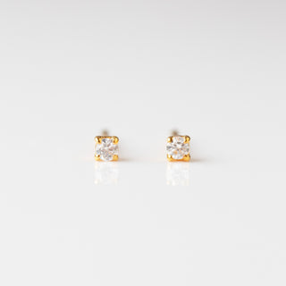 diamond stud earrings in gold
