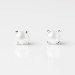 silver pearl stud earring 