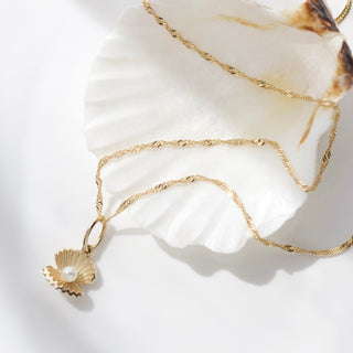 clam shell with pearl charm gold