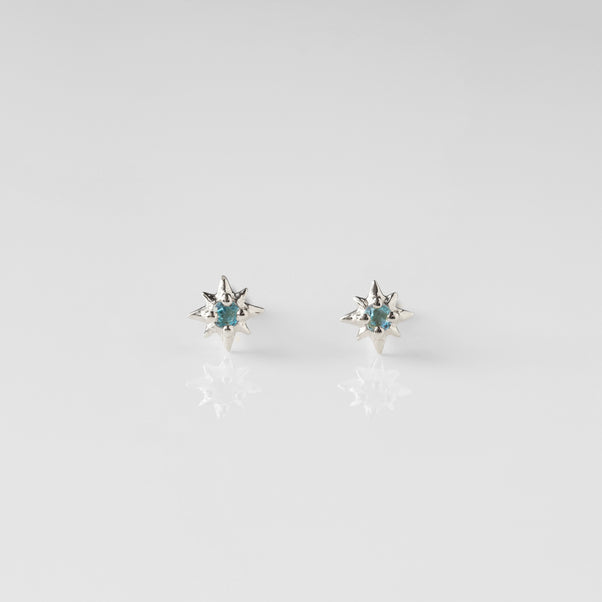 dainty star stud earrings in silver 