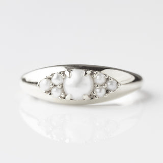 Pearl vintage gypsy ring in silver