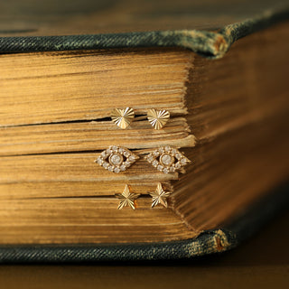 heart stud earrings in gold