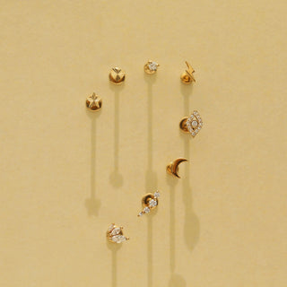 Star stud earrings in Gold