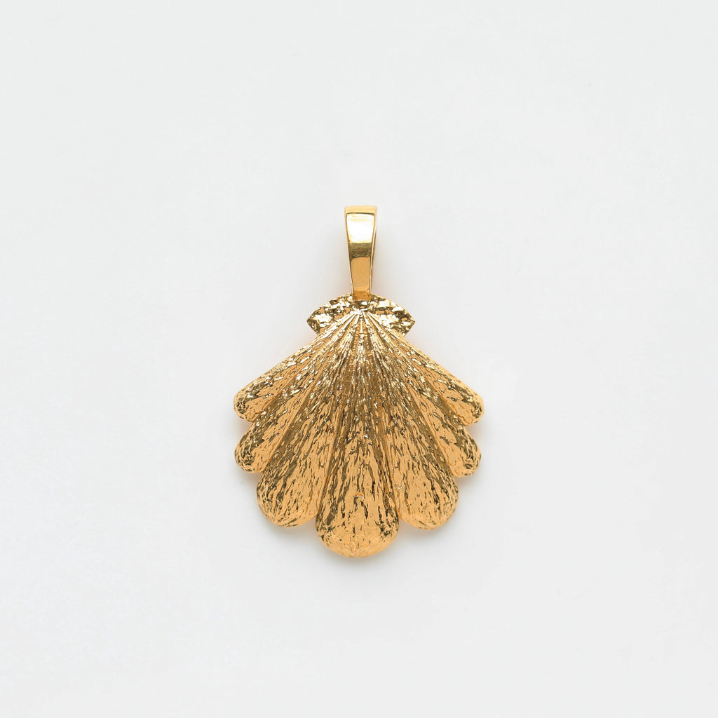 Luxe Shell Pendant – Carrie Elizabeth
