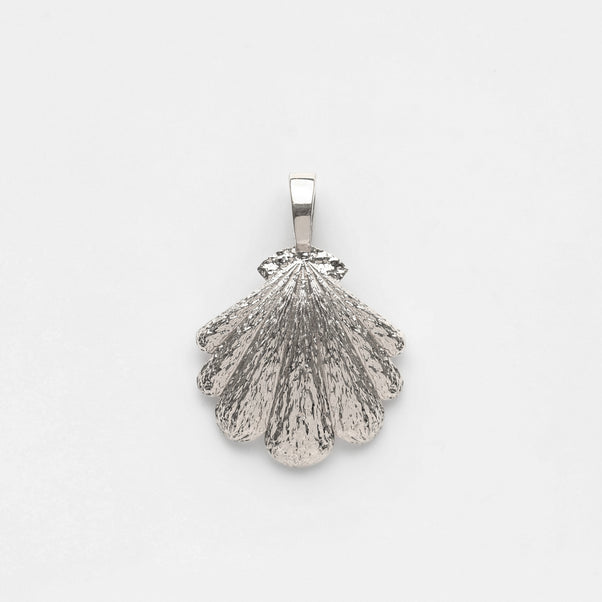 Luxe Shell Pendant silver
