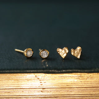 heart shaped stud earrings gold
