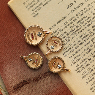 18k gold augis pendant