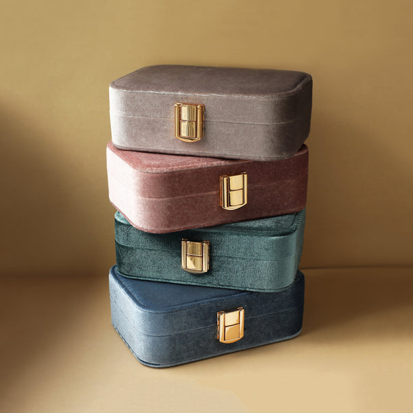 Carrie Elizabeth Gift box