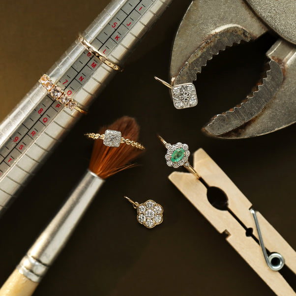 9k diamond flower pendant