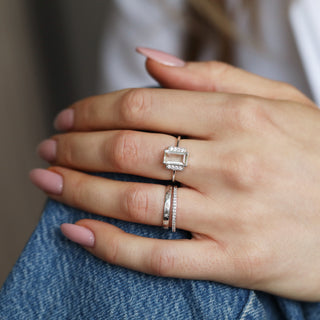 Simple Star Set Diamond Band