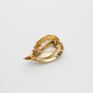 gold brooch carrie elizabeth