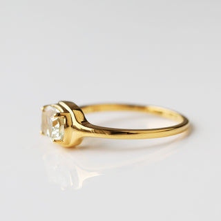 carrie elizabeth gold tapered ring