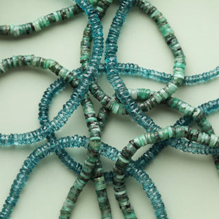 Emerald beaded tyre necklace