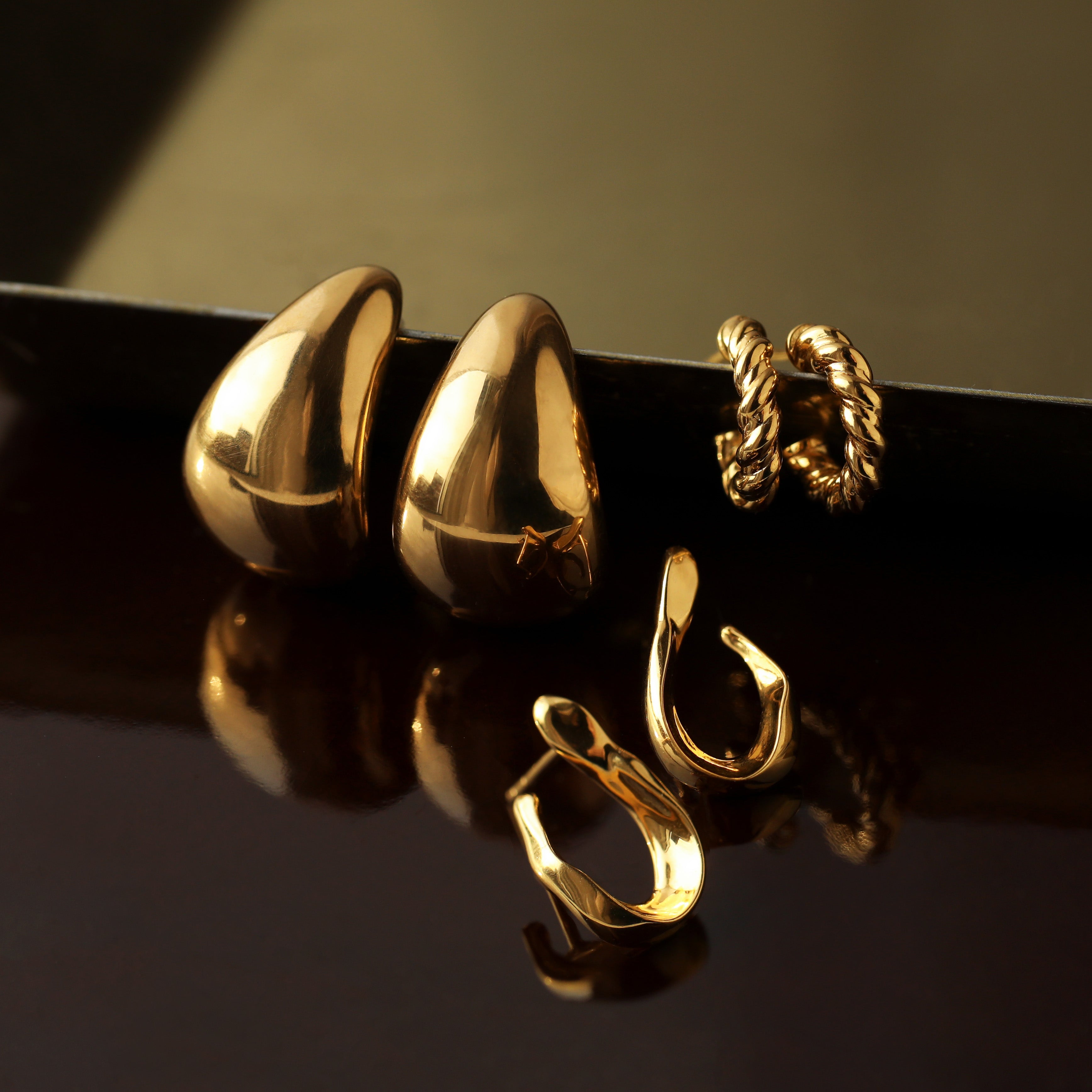carrie elizabeth gold hoops