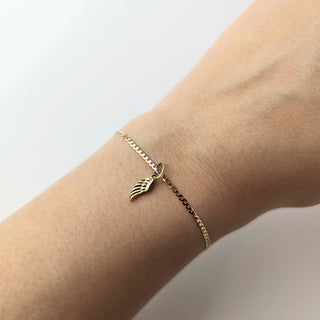 9k gold wing pendant