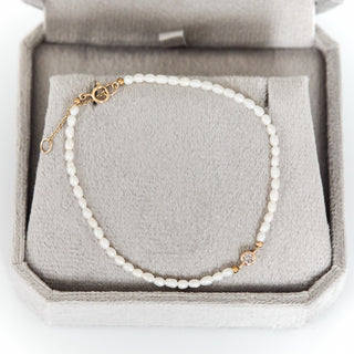SAMPLE SALE- Solitaire Diamond Pearl Bracelet