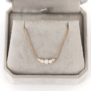SAMPLE SALE- Graduating Pearl Necklace