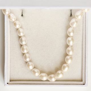 SAMPLE SALE- Chunky Pearl Necklace