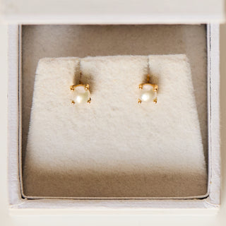 SAMPLE SALE- Pearl Studs