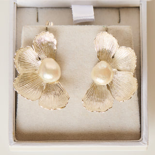 SAMPLE SALE- Silver Pearl Flower Studs