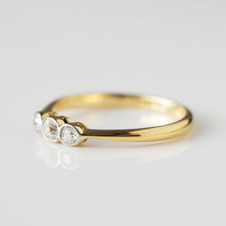 Vintage Diamond 9k Yellow Gold Ring -UK Size O