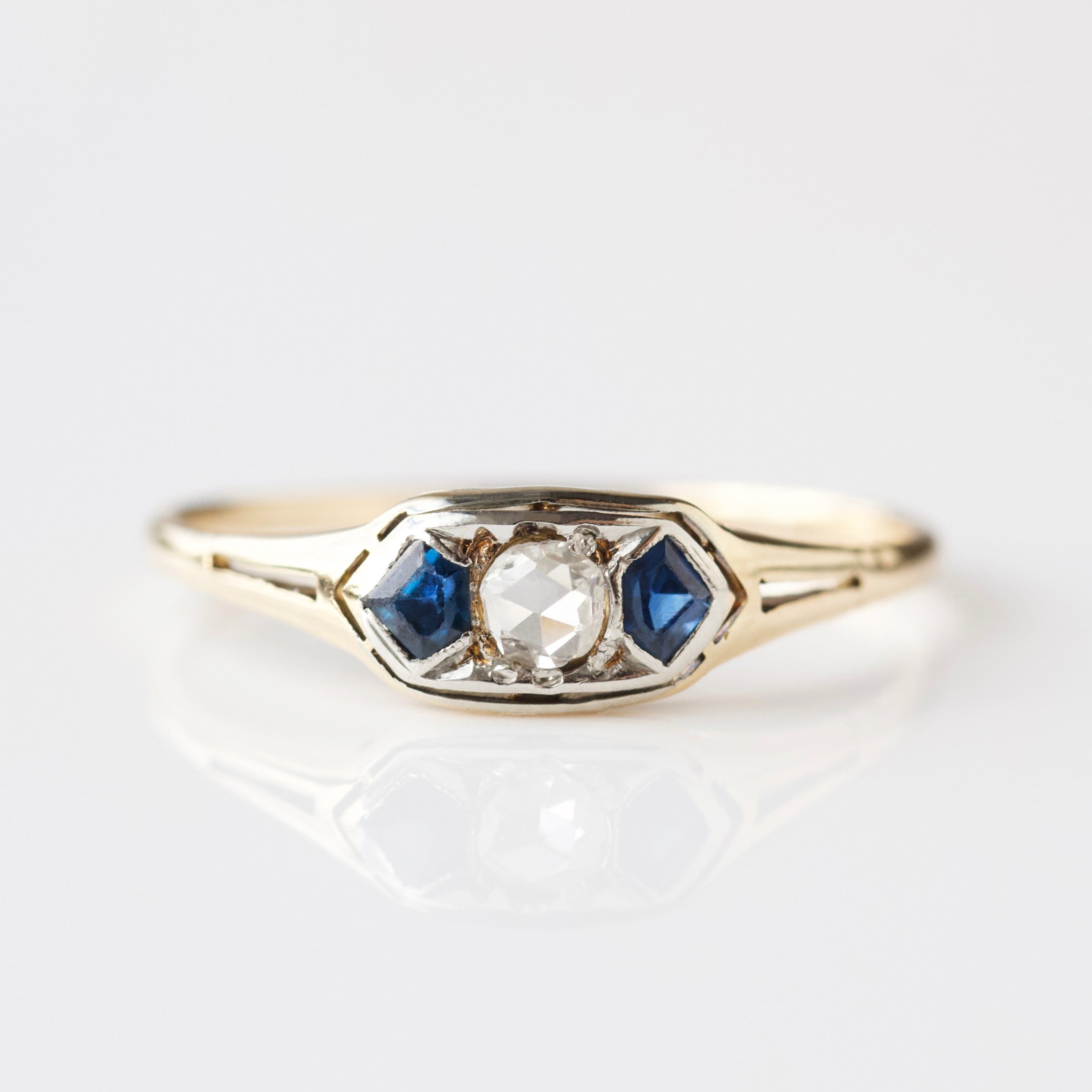 sapphire and diamond vintage ring in solid gold