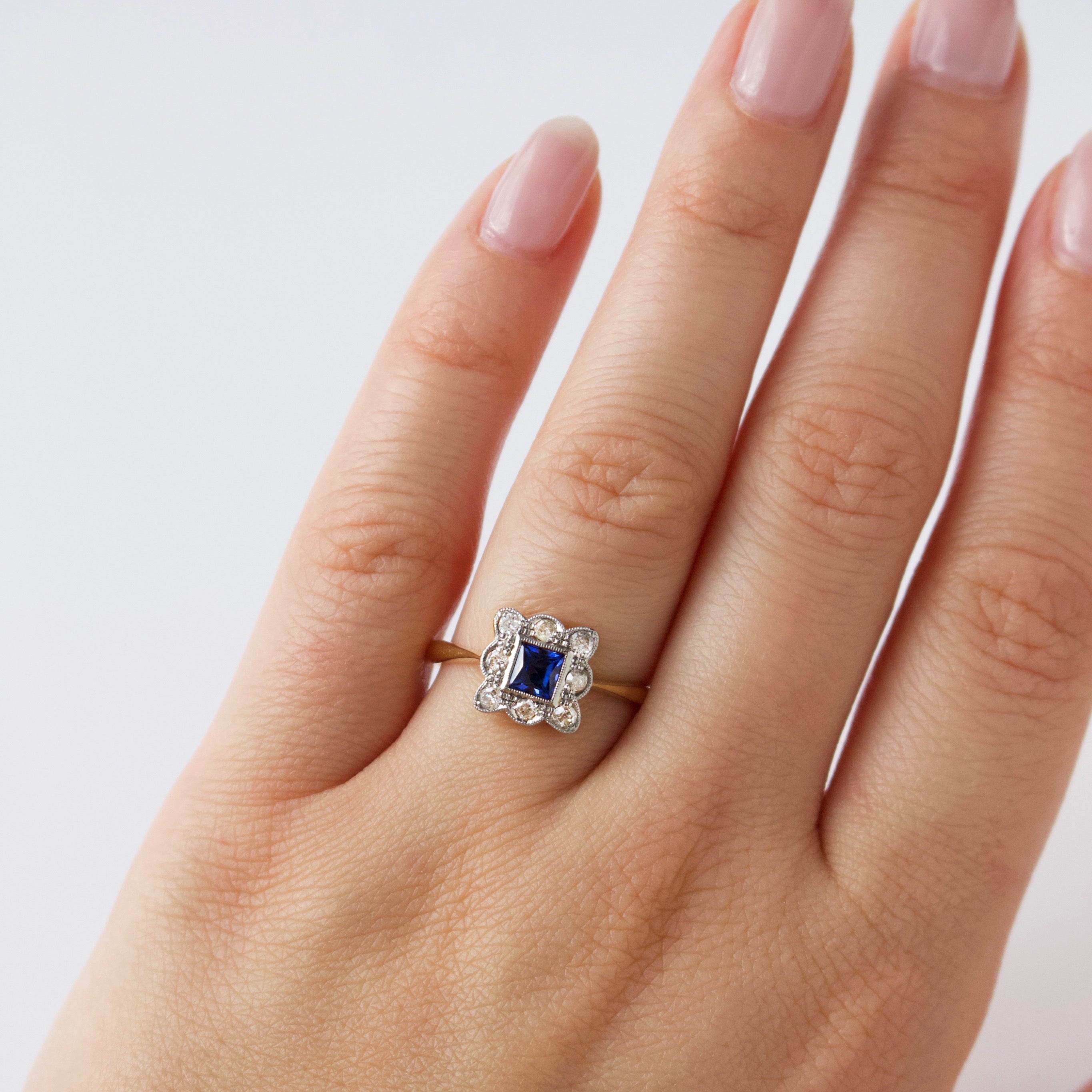 sapphire and diamond vintage ring in gold
