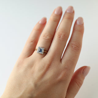 Vintage Sapphire and Diamond 18k Yellow Gold Ring 