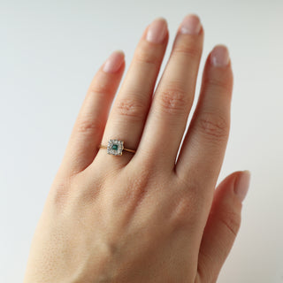 Vintage Emerald and Diamond 18k Yellow Gold and Platinum Ring 