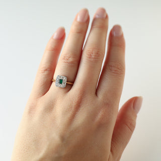 Vintage Emerald and Diamond 18k Yellow Gold and Platinum Ring