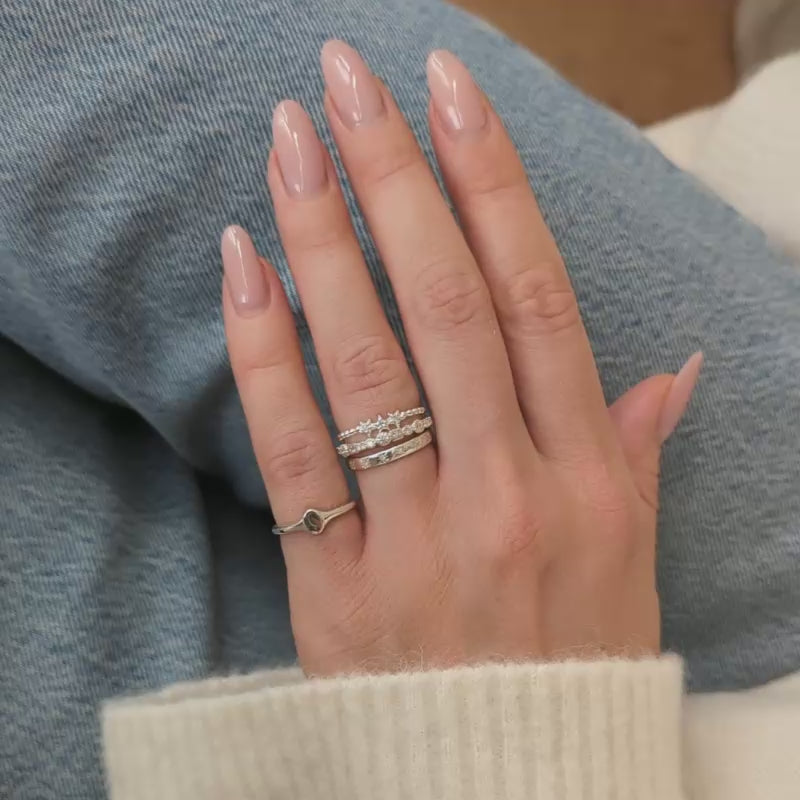 Poppy Mini Signet Ring