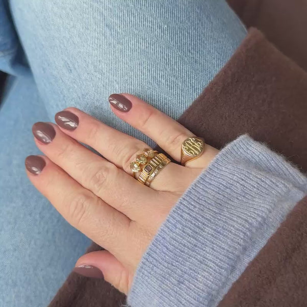 Diamond star set band in gold