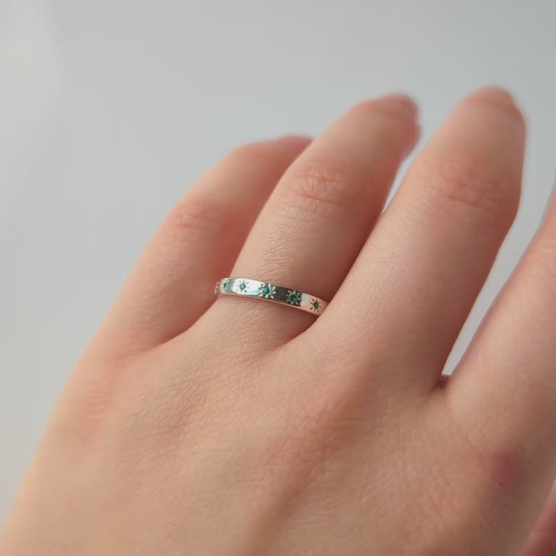 emerald star set ring in silver 