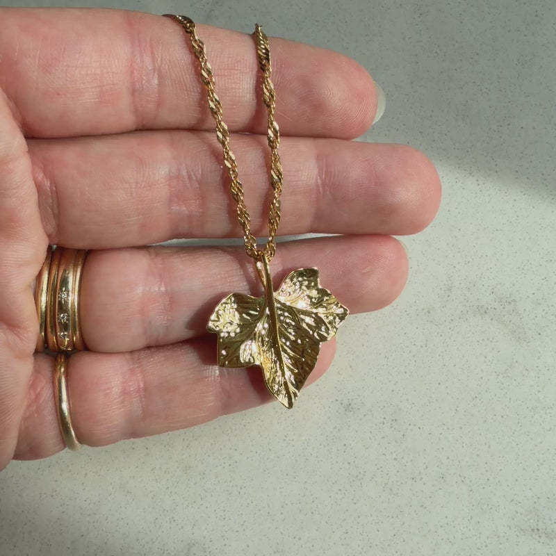 ivy leaf pendant