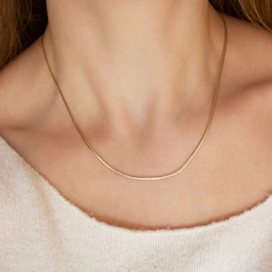 Carrie elizabeth slinky snake chain necklace in 9k solid gold