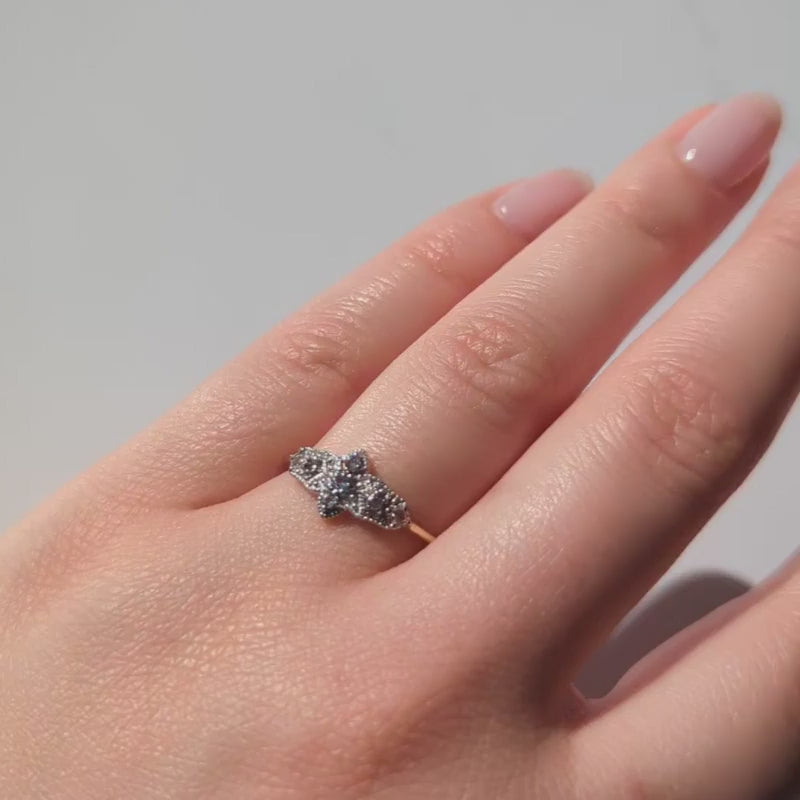 carrie elizabeth solid gold vintage crest ring
