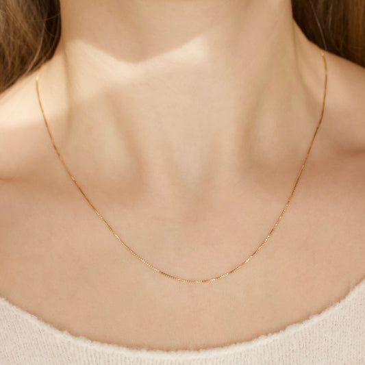 carrie elizabeth solid 9k gold box chain necklace