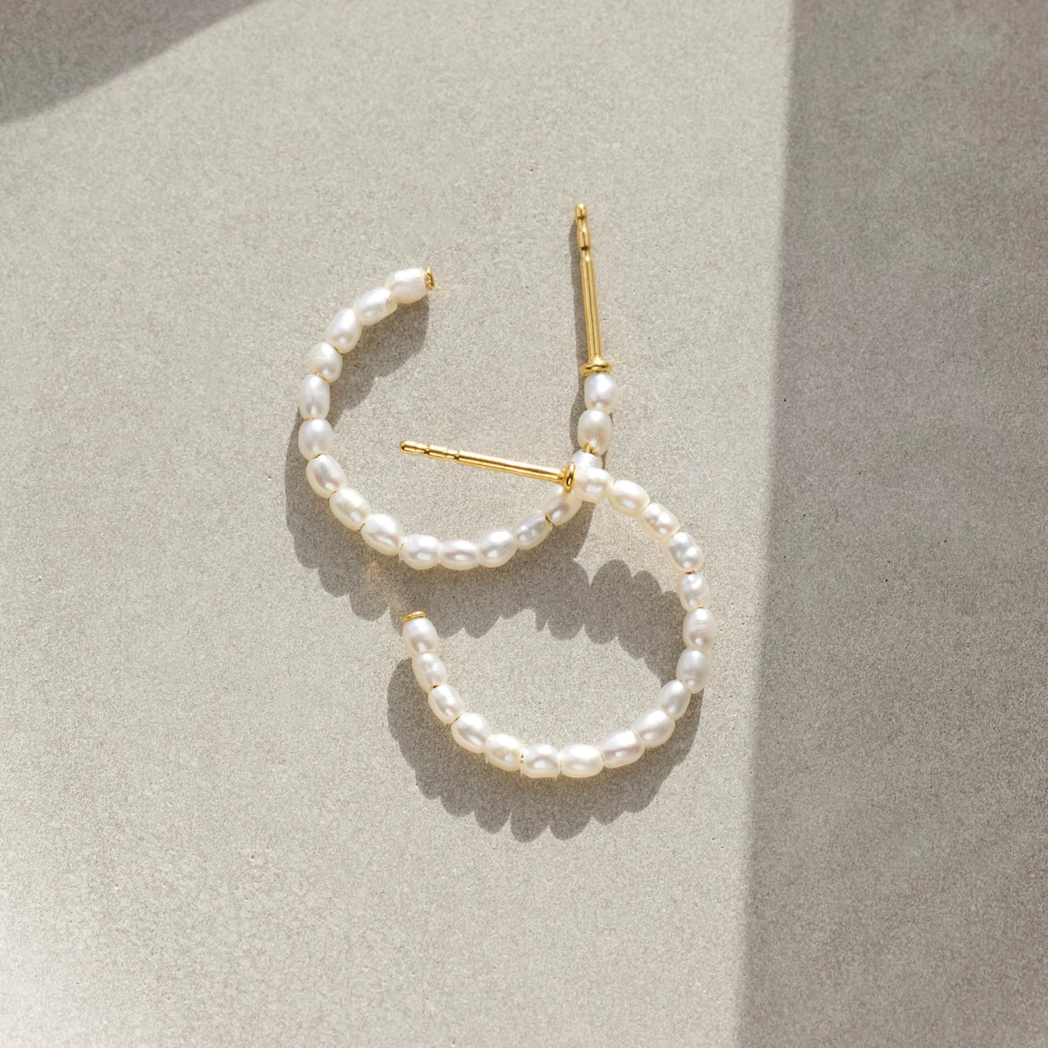 carrie elizabeth pearl hoop earring