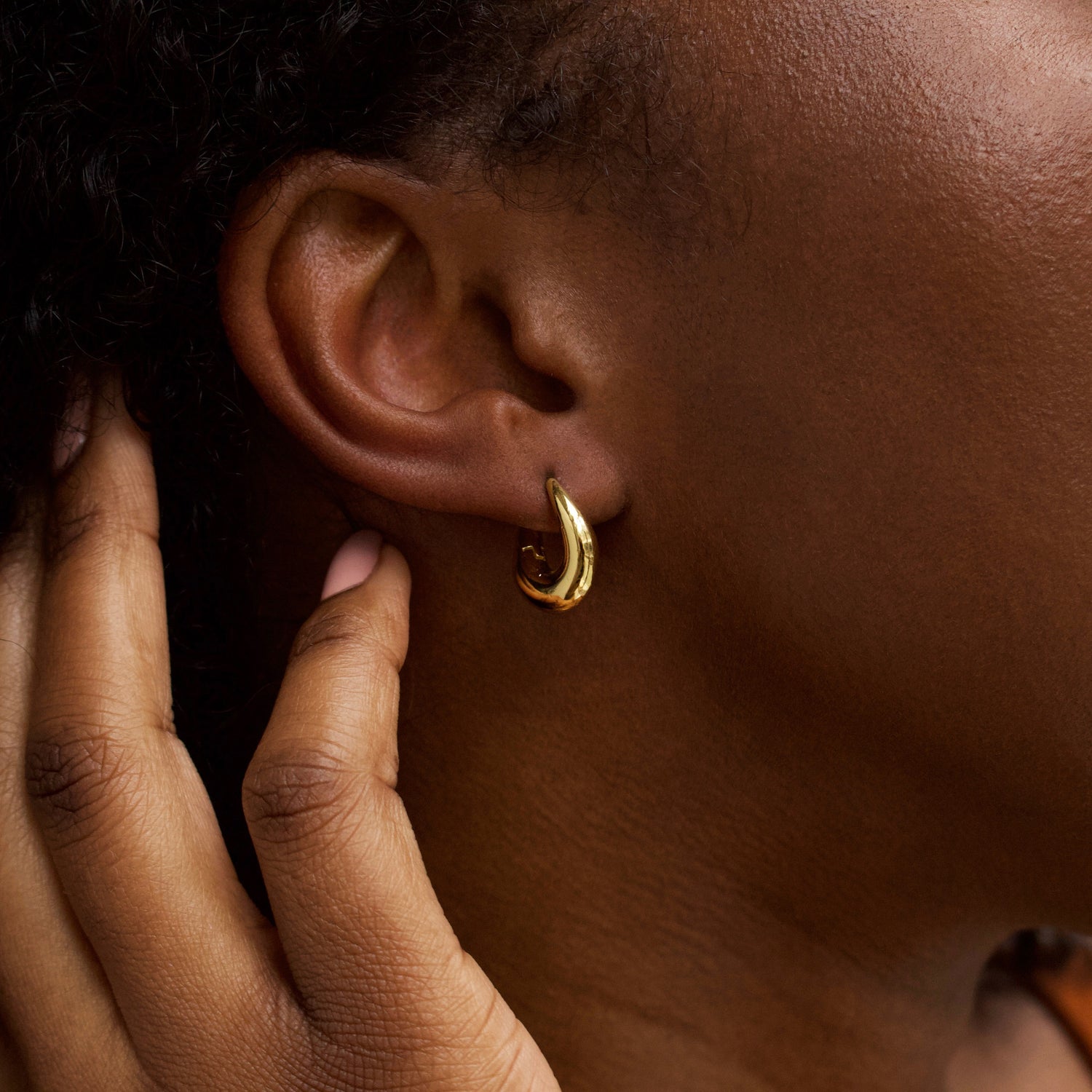 Carrie elizabeth organic wave hoop earrings