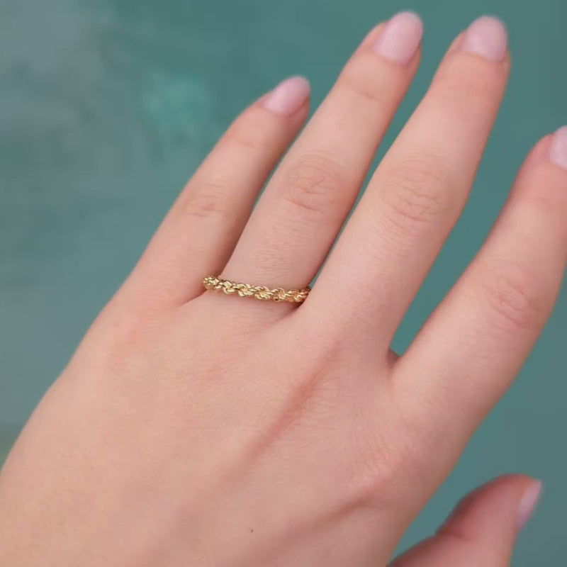 Carrie elizabeth chain detail ring in gold