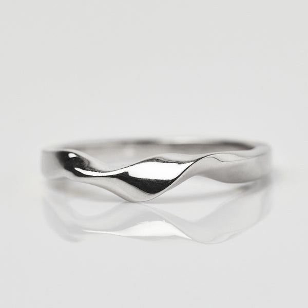 Silver twist clearance ring with diamonds