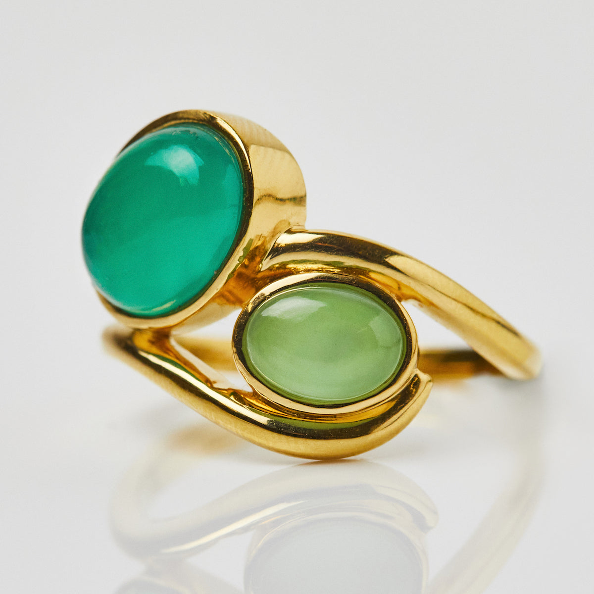 carrie elizabeth statement gemstone ring in gold