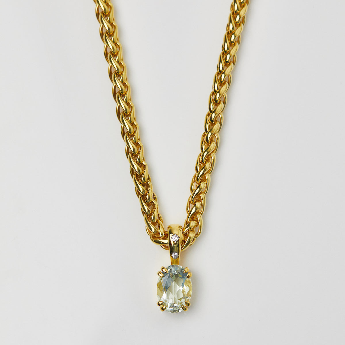 Carrie elizabeth spiga chain with green amethyst pendant necklace in gold