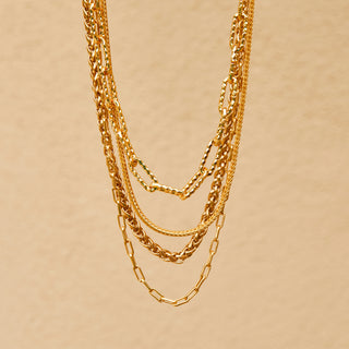 Carrie elizabeth gold spiga chain necklace
