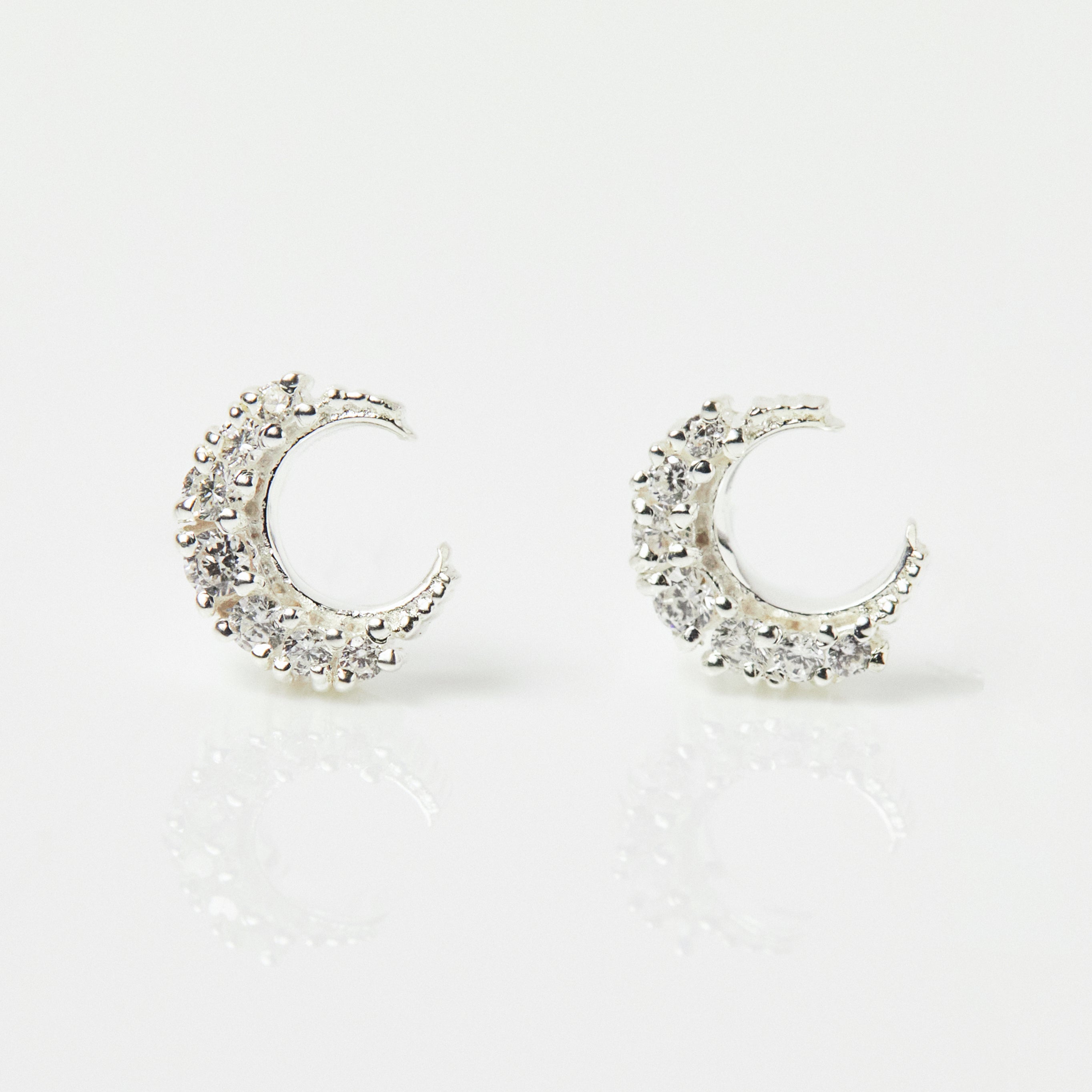 Chic Designs Diamond Crescent Moon Ear Jacket Earrings at Rs 10250/pair in  Jaipur