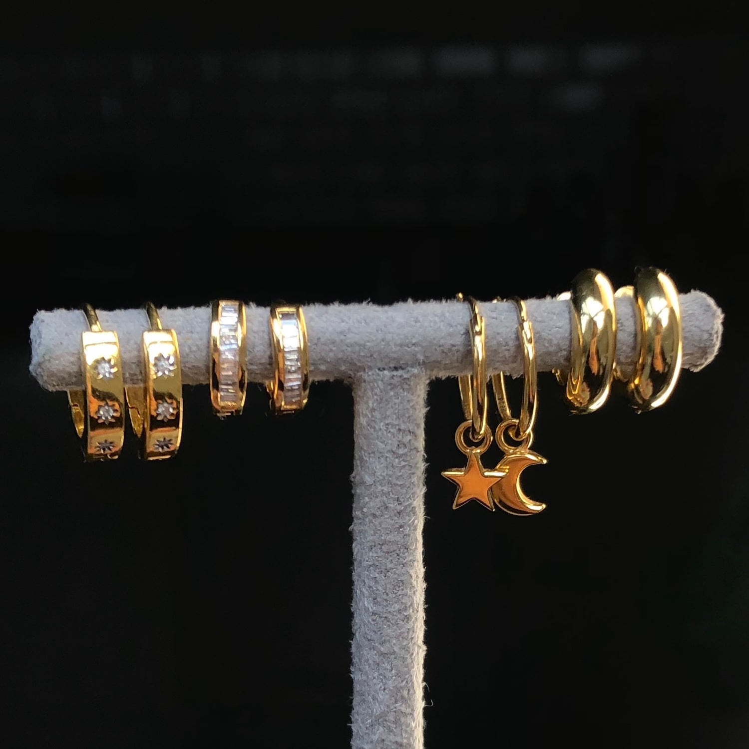 Marte Rounded Earrings in Yellow & Black Gold – Tavanti Jewels